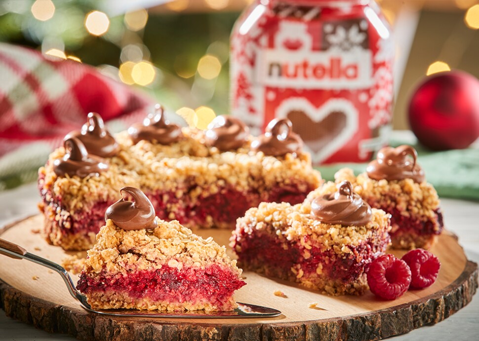 Kruche ciasto owsiane z malinami i kremem Nutella® na Święta | Nutella