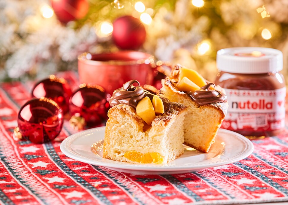 Puszyste ciasto drożdżowe z brzoskwiniami i kremem Nutella® na Święta | Nutella