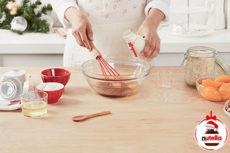 Queques de pêssego e amaretto com Nutella® instrucoes 1 | Nutella