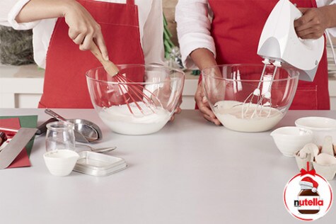Ruladă de Crăciun cu Nutella® - STEP 3 Ruladă de Crăciun cu Nutella® - STEP 3