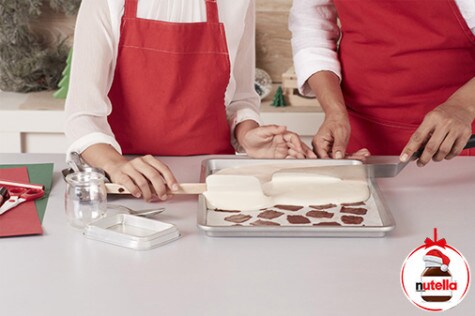 Ruladă de Crăciun cu Nutella® - STEP 4 Ruladă de Crăciun cu Nutella® - STEP 4