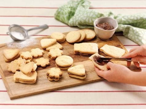 Biscuits filled with NUTELLA® - STEP 3 Biscuits filled with NUTELLA® - STEP 3