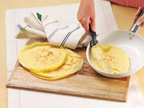 Crepes with Nutella® and hazelnuts - Step 2 Crepes with Nutella® and hazelnuts - Step 2
