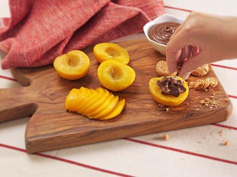 Peaches with NUTELLA® and Amaretti - STEP 2