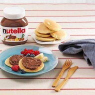 Mini pancakes with NUTELLA® and fruit