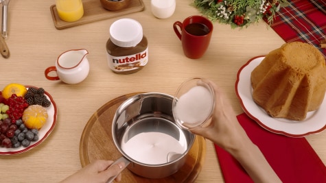 Pandoro med frostede frugter | Juleopskrifter | Nutella®