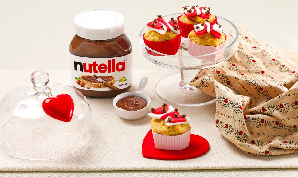 Valentine's muffins with Nutella® and walnuts