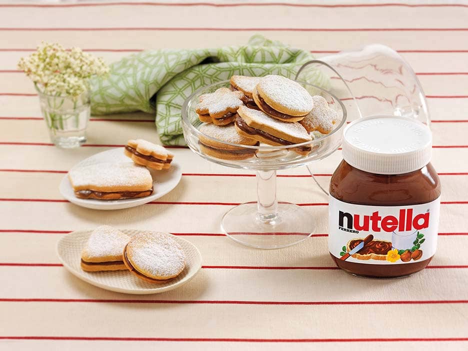 Christmas Sandwich Biscuits filled with Nutella® Recipe