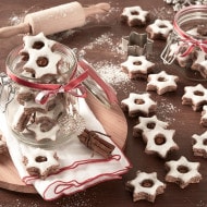 Zimtstern (Cinnamon star) biscuits with Nutella® | Nutella