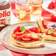 Pancakes with strawberries and mascarpone cheese