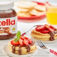 Yogurt pancakes with strawberries 