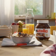 Porridge with Nutella® and fruit