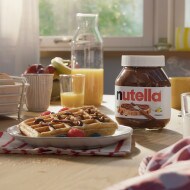 Waffles with Nutella® and fruit