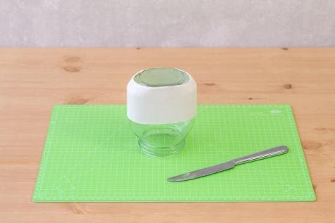 Nutella jar must-have tutorial step showing decorative label application.