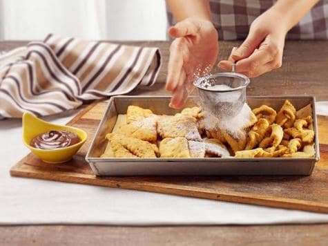 Carnival Chiacchiere (Angel Wings) with NUTELLA® - STEP 3