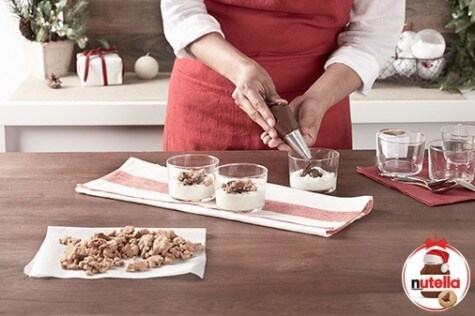 white_mousse_with_crumble_step_4