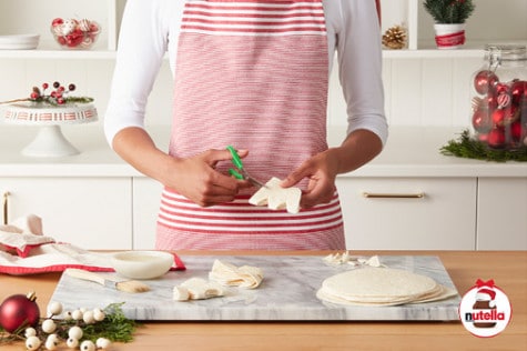 Tortilla snowflakes with NUTELLA® hazelnut spread step1 | Nutella