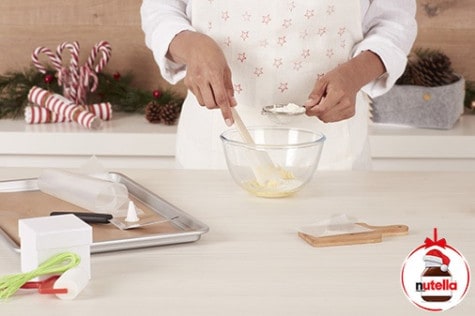 Christmas cats tongues biscuits with Nutella® - step 1