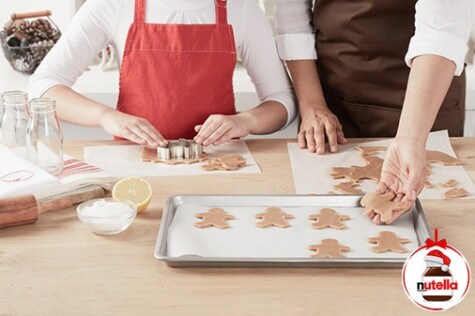 Gingerbread men biscuits with Nutella® - step 3