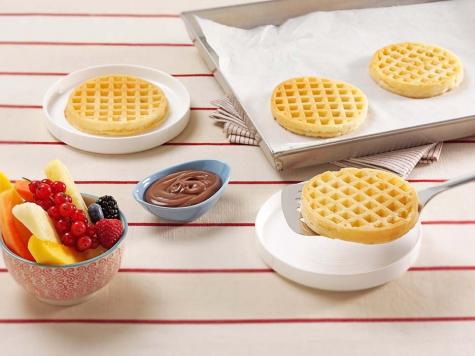 Waffles with NUTELLA® and fruit - STEP 1