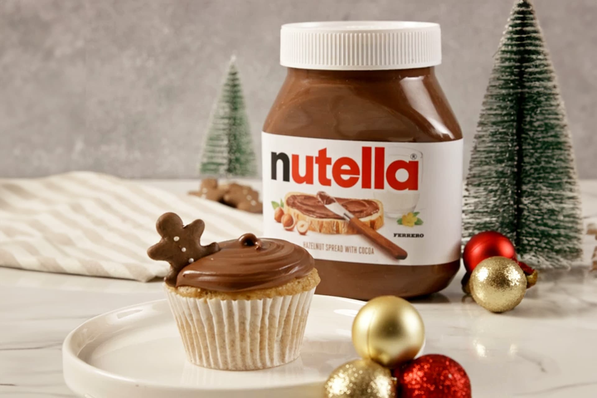 Christmas Gingerbread Cupcakes with Nutella® | Holiday Recipes