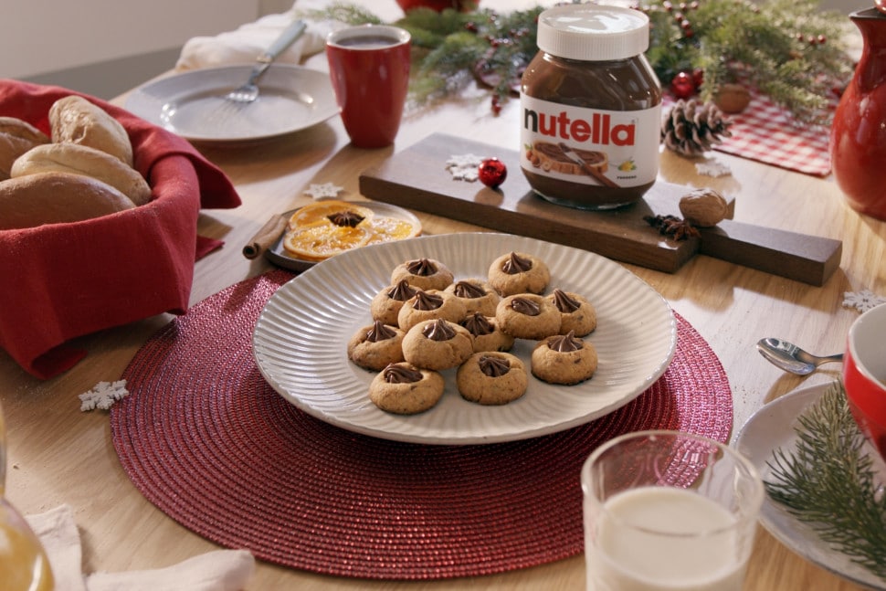 Thumbprint cookies with Nutella®