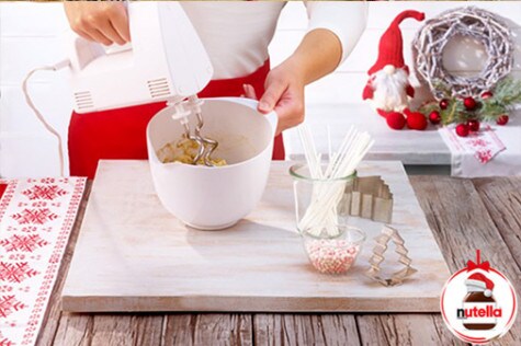 Cookie pops with Nutella® hazelnut spread - Step 1