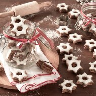 Zimtstern (Cinnamon star) biscuits with Nutella® | Nutella